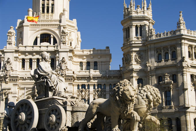 Fuente de Cibeles and Palacio de Comunicaciones