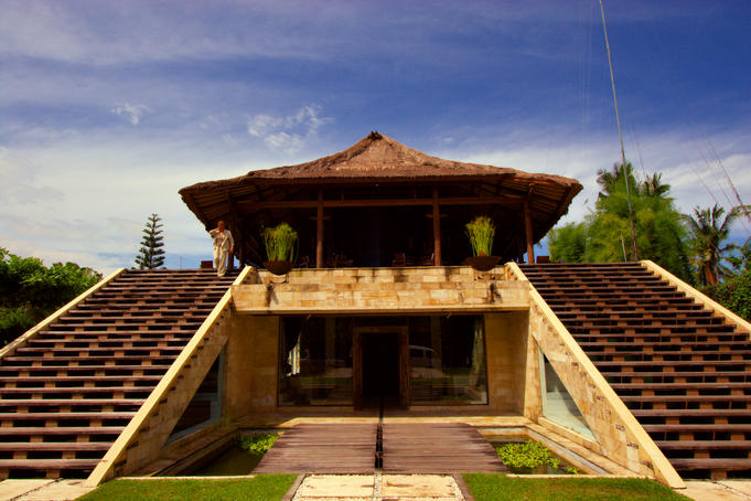 Gaya Gallery.