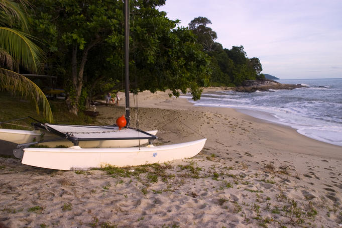 Beach scene at Pantai Kok.