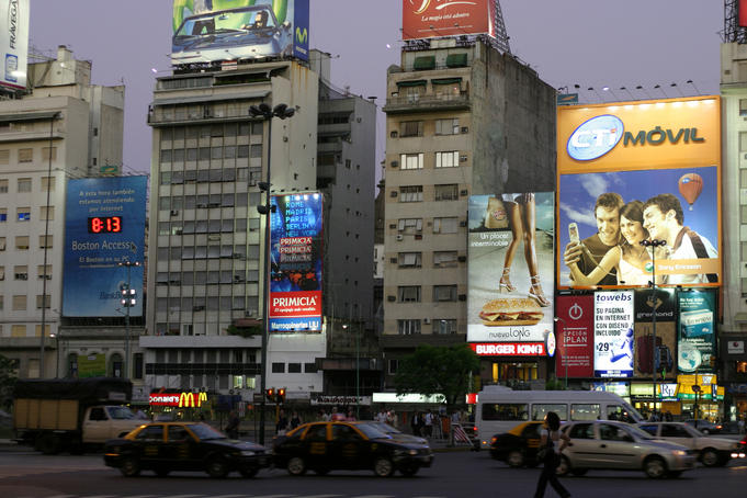 Avenida 9 de Julio, Microcentro, at dusk.