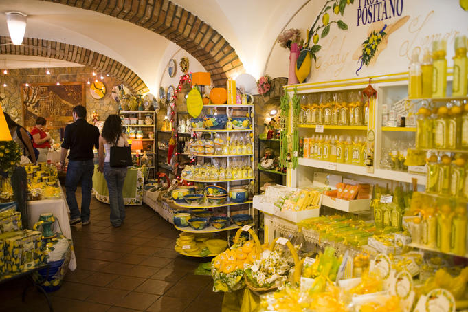 Limoncello shop.