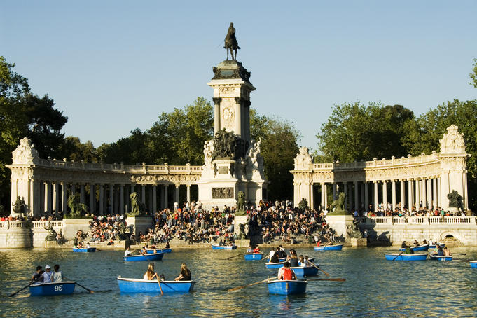 Monument to King Alfonso XII in Parque del Buen Retiro.