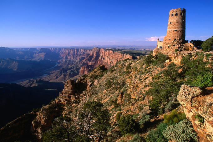 Watchtower at Desert View on canyon's southern edge.