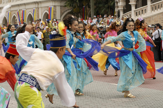 Malaysian Traditional Clothes