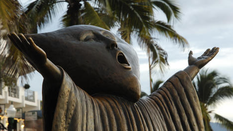 Sculpture along the Malecon.