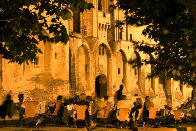Outdoor dining near Palais des Papes.