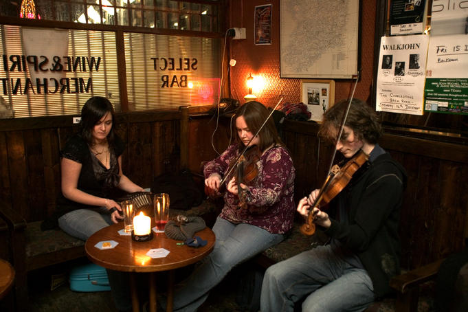 Musicians in the Cobblestone pub.