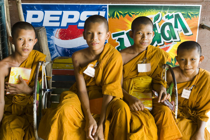 Novice monks, Ko Ratanakosin.