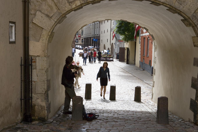Street musician at Swedish Gate.