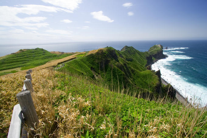 Kamui Peninsula path and coastline.