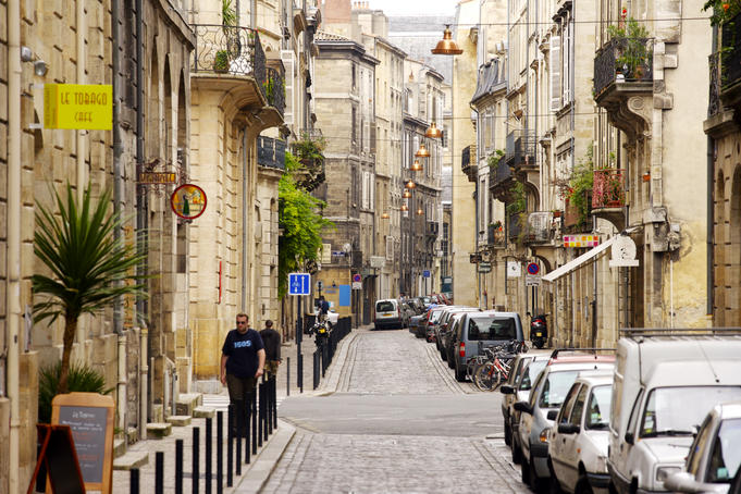 Looking down Rue Ausone.