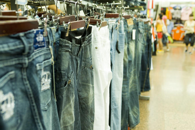 Yashow Clothing Market.