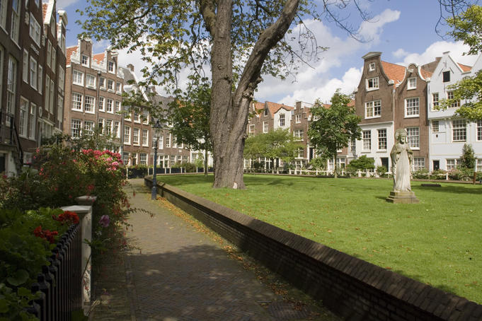 Begijnhof 34 courtyard, north of Spui square in central Amsterdam.
