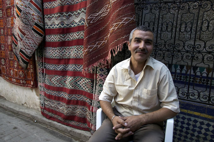 Carpet salesman, Medina, Fès
