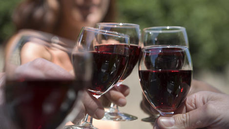 Bottoms up, France