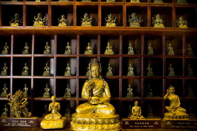 Buddha statues, Maoying Temple White Dagoba.