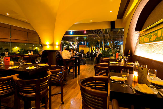 Interior of Vino Di Zanotti.