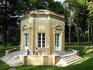 Small building in the Parque de la Independencia.