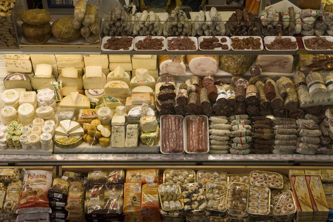 Market stand at Kleinmarkthalle.