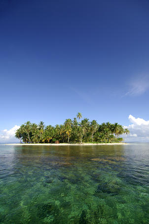 Little key in tropical San Blas Archipelago.