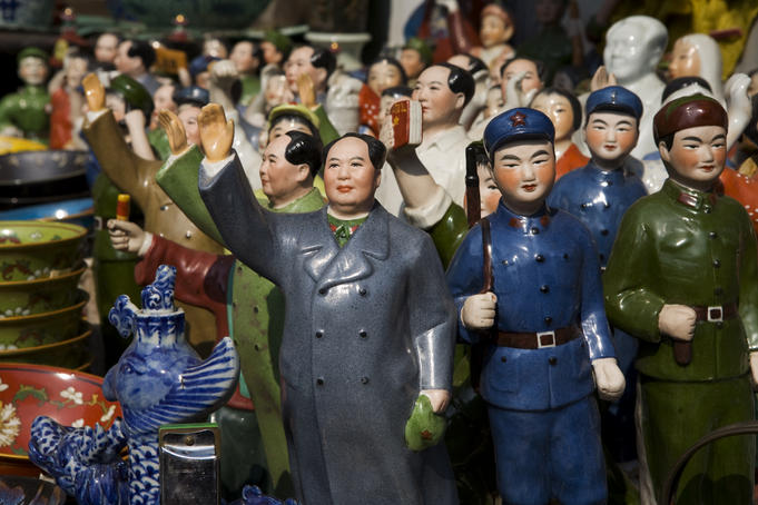Dongtai Road Antique Market.