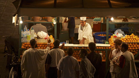orange juice stall, Djemme el-Fna