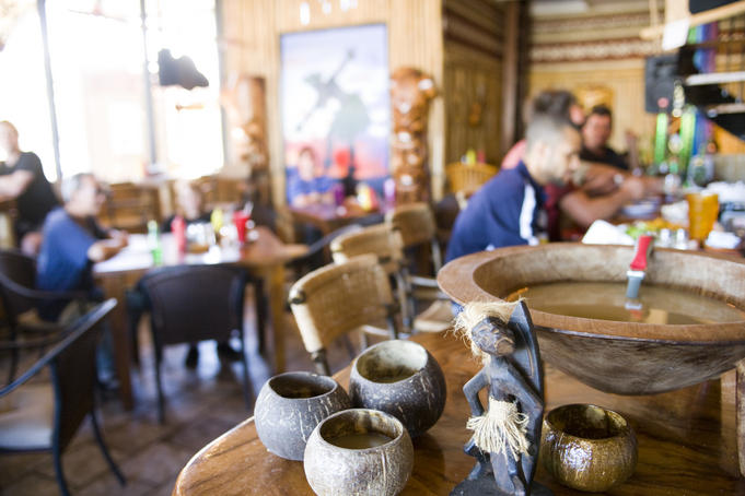 Wow-Wee Maui's kava bar & grill, Kahului, Central Coast.