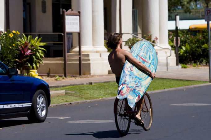 Travelling to the beach by bicycle.