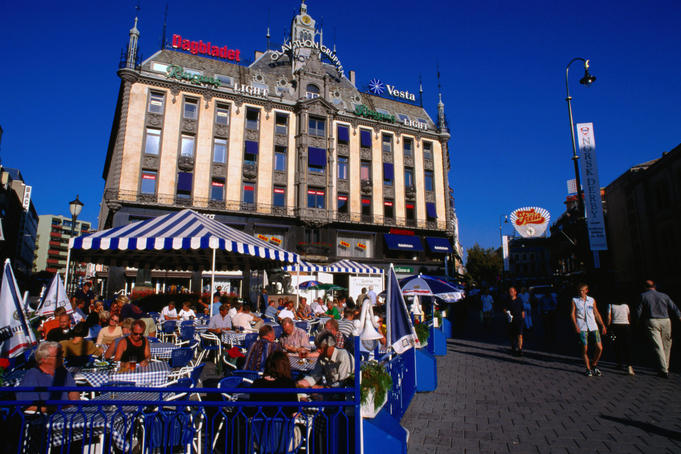 An outdoor cafe in the square on Karl Johan Street