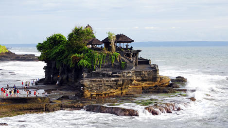 Pura Tanah Lot temple.