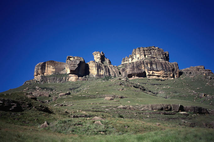 The Natal Drakensberg, the Zulu named it Quathlamba meaning battlement of spears, is a basalt escarpment that borders Kwazulu-Natal and Lesotho, very popular for walking and trekking