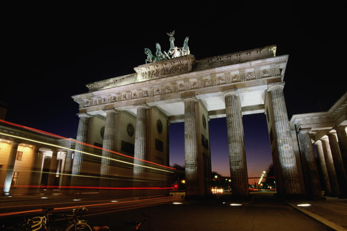 The Brandenburger Gate (Brandenburger Tor) at night (Berlin)