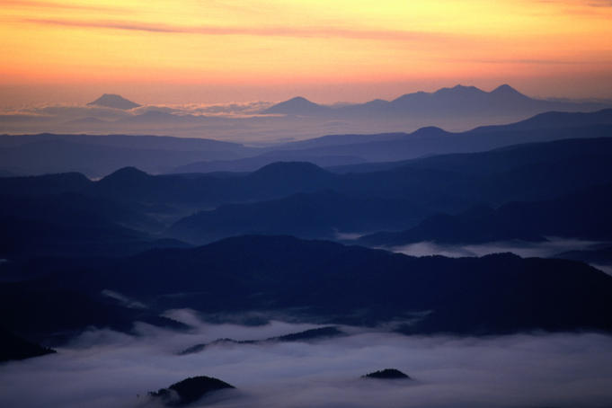 Mt O-Akan on left and Mt Me-Akan on right from Mt Kuro-dake.