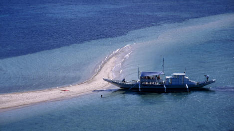 Sand spit, Snick Island, Philippines
