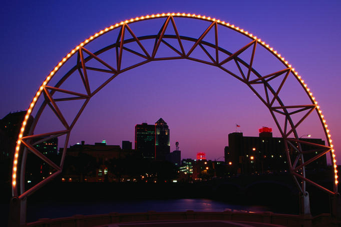 The river and skyline of Des Moines at night