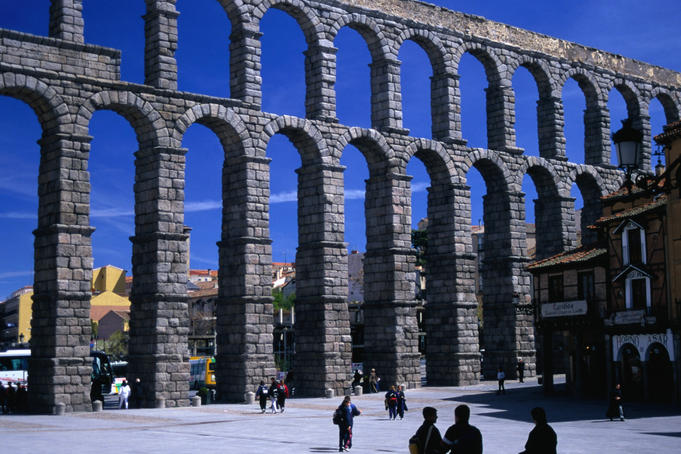 No mortar was used in the building of the 1st century AD Aqueduct of Segovia, the 894 metre bridge was an extraordinary engineering feat and was originally 15 kilometres long and is still 28 metres high.