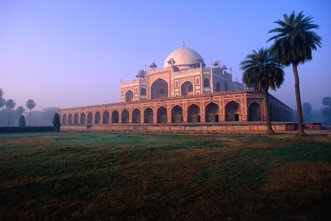 Humayun's Tomb at dusk.