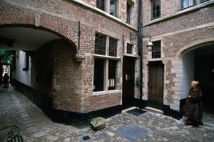 Vlaeykensgang, one of Antwerp's 16th century alleys.