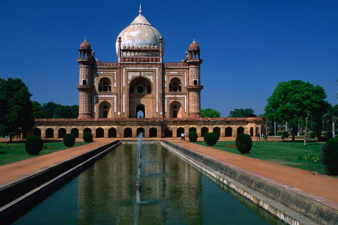 Safdarjang's Tomb, built in 1753-54.