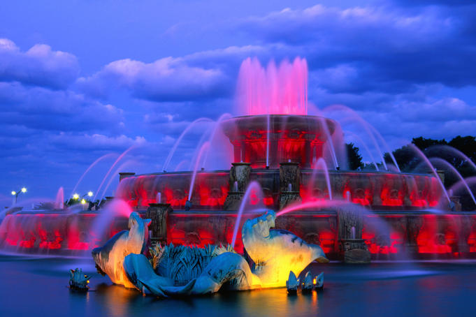 The landmark Clarence Buckingham Fountain in Chicago's Grant Park. The fountain was commissioned in 1927 by Kate Buckingham to honour her late brother Clarence.
