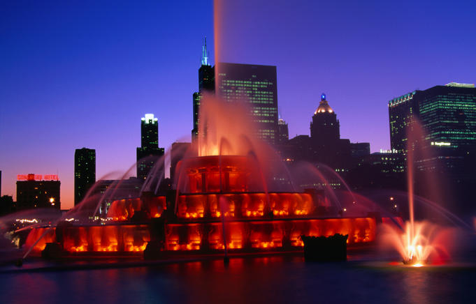 The landmark Clarence Buckingham Fountain in Chicago's Grant Park. The fountain was commissioned in 1927 by Kate Buckingham to honour her late brother Clarence.