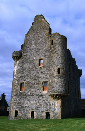 Ruin of Scalloway castle, built in 1600 by the notorious Earl Patrick Stewart with slave labour
