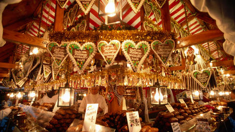 Stall with "Lebkuchen" hearts at Christkindlemarkt (Christmas market).